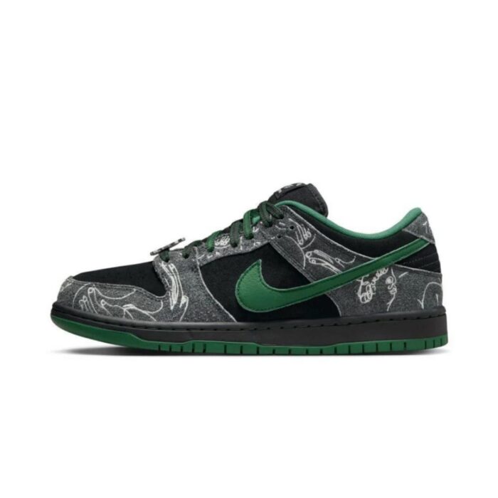 Nike SB Dunk Low There Skateboards Mens Sneaker