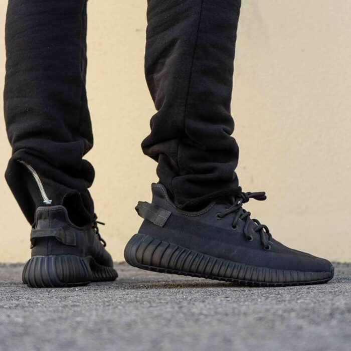 Adidas Yeezy 350 V2 "Onyx" Full Black Men's Shoes - Image 4