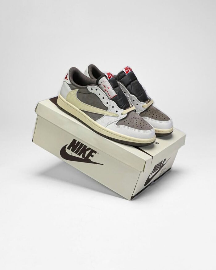 Travis Scott x Air Jordan 1 Low Reverse Mocha For Men's - Image 4