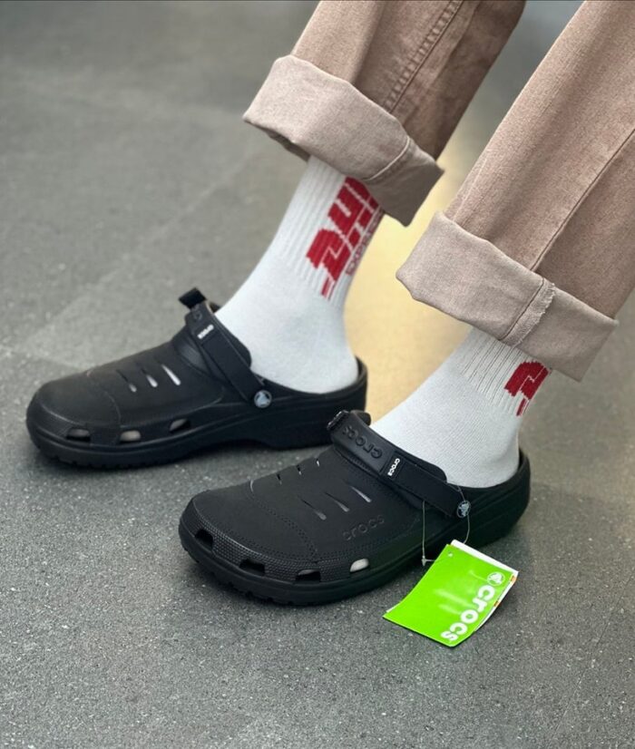 Crocs Men's Yukon Black Back Strap Clogs - Image 4