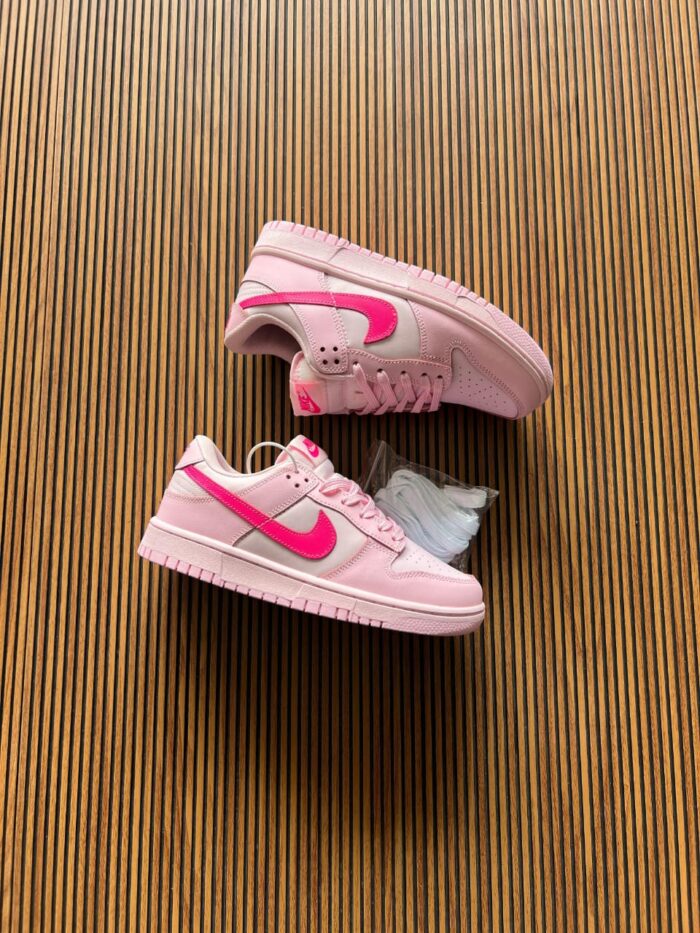 Nike Sb Dunk Low Triple Pink For Girls - Image 2