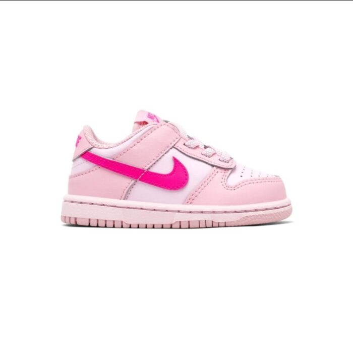 nike sb dunk triple pink