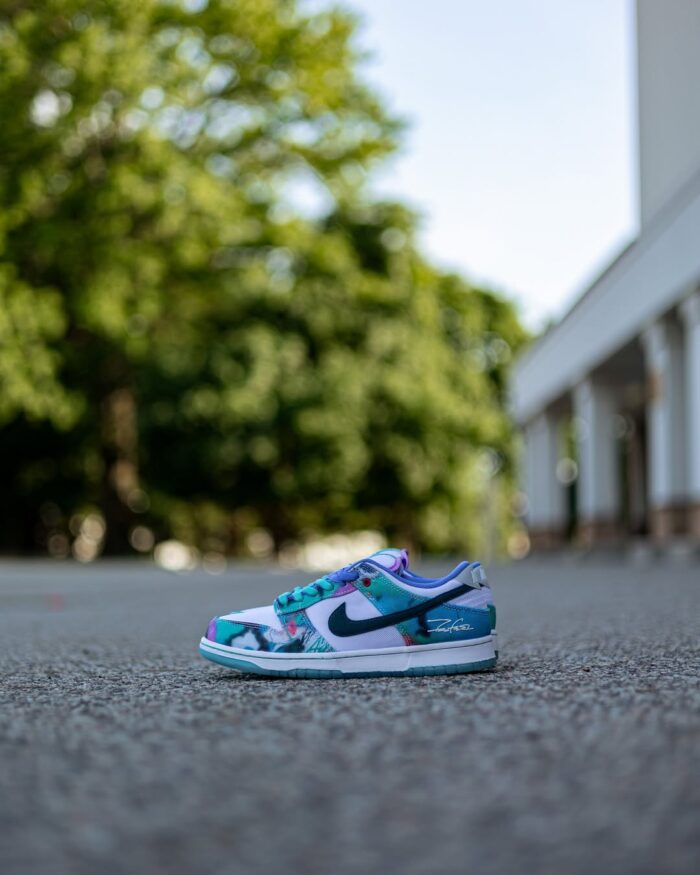 Nike SB Dunk Low Futura Laboratories Bleached Aqua - Image 5