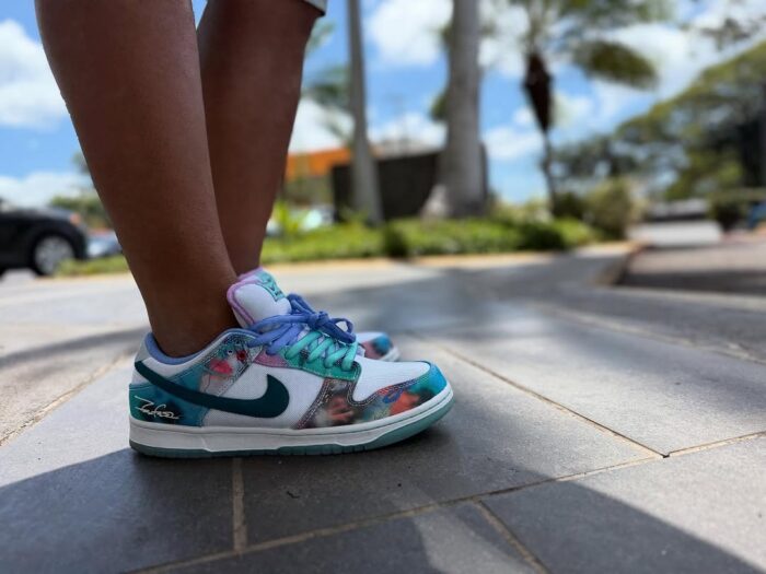 Nike SB Dunk Low Futura Laboratories Bleached Aqua - Image 6