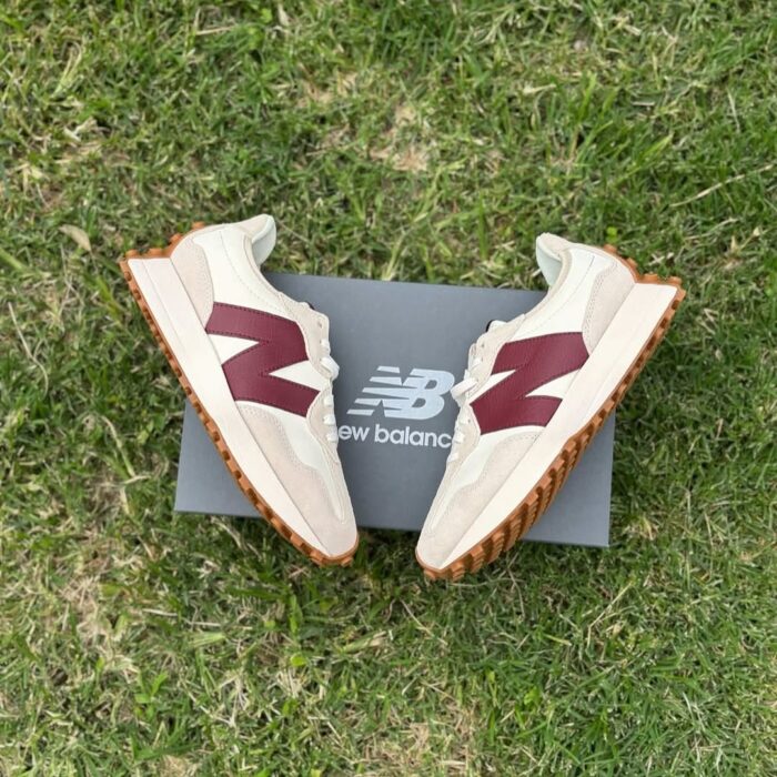 New Balance 327 Moonbeam Sneaker For Men's - Image 4