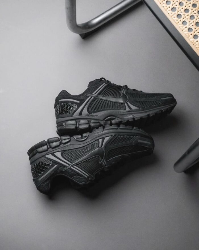 Nike Zoom Vomero 5 'Triple Black' - Image 4