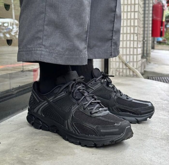 Nike Zoom Vomero 5 'Triple Black' - Image 3