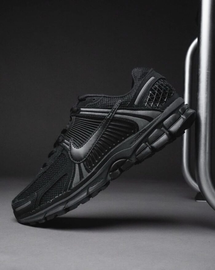 Nike Zoom Vomero 5 'Triple Black' - Image 5
