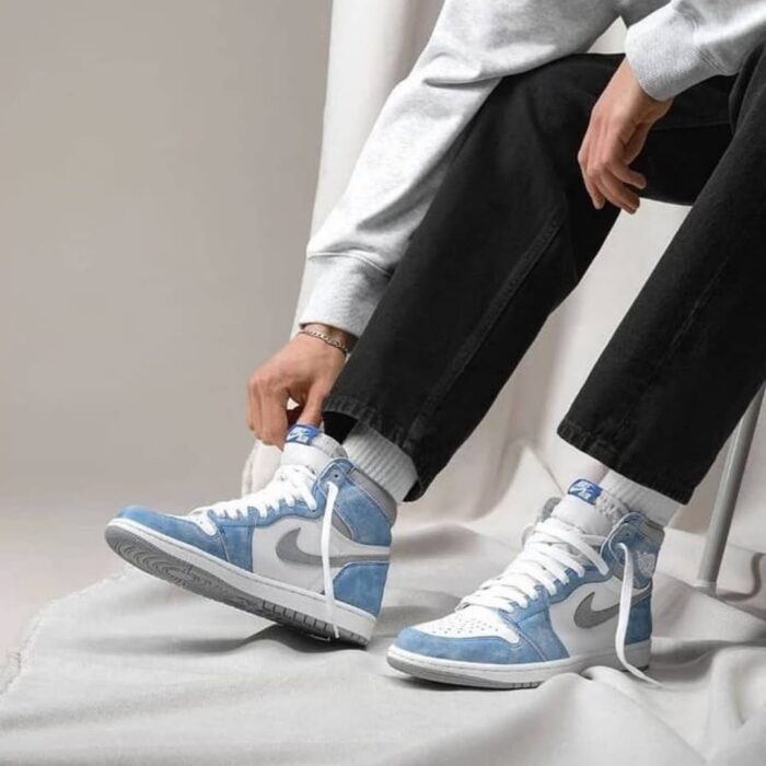 Nike Air Jordan 1 High Hyper Royal - Image 7