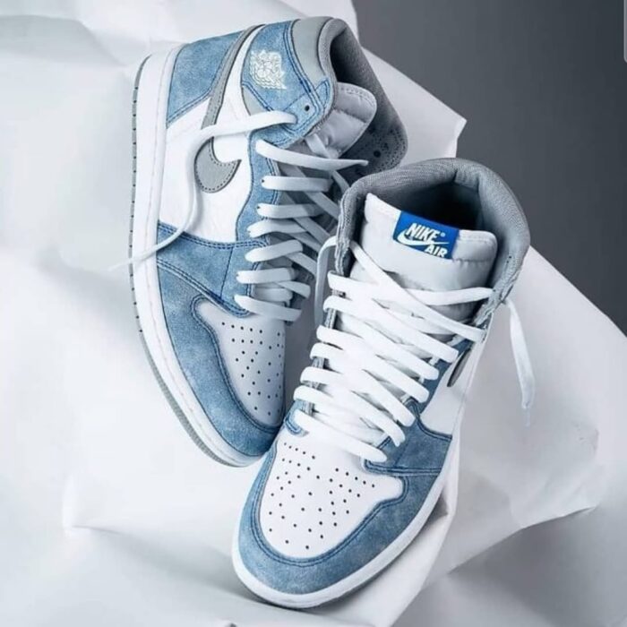 Nike Air Jordan 1 High Hyper Royal - Image 3